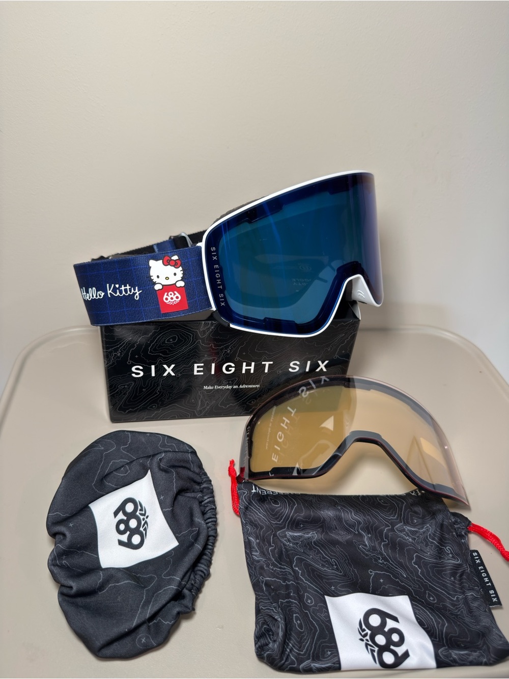 Hello Kitty 686 magnetic ski goggles
